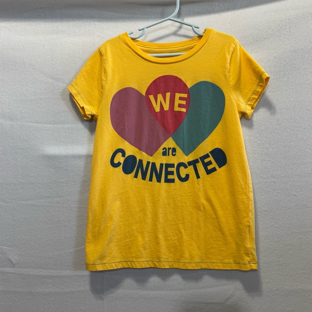 Peek Yellow We Are Connected Heart T Shirt Top Girl's Size 8 Cotton Casual FLAW